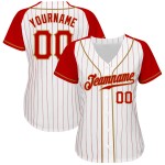 Maillot de baseball blanc à manches raglan dorées, authentique et personnalisé, rouge et rayures anciennes Maillot de baseball blanc à manches raglan dorées, authentique et personnalisé, rouge et rayures anciennes